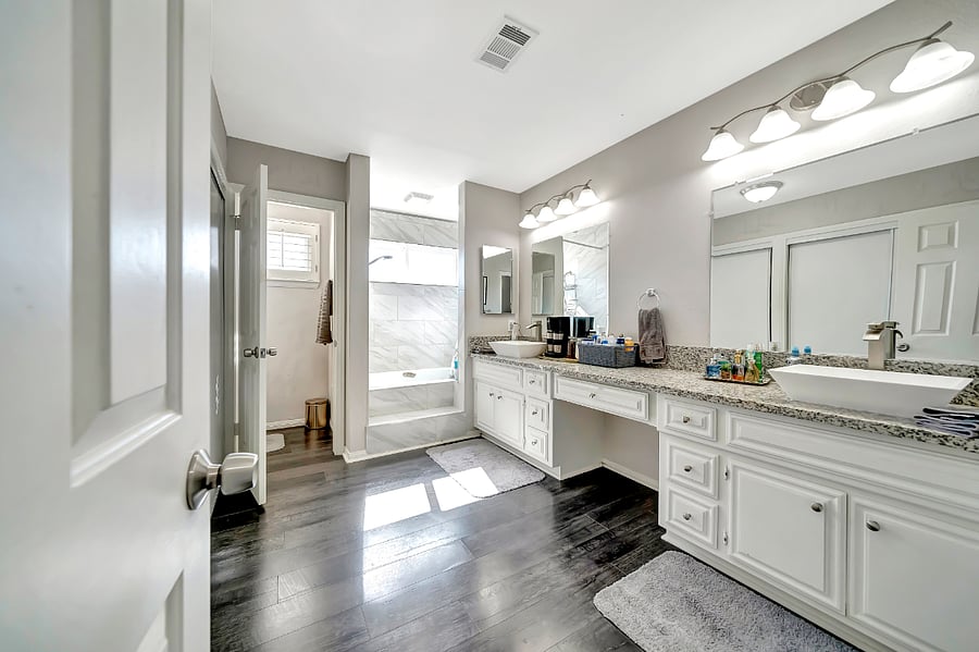 Large private Master Bathroom