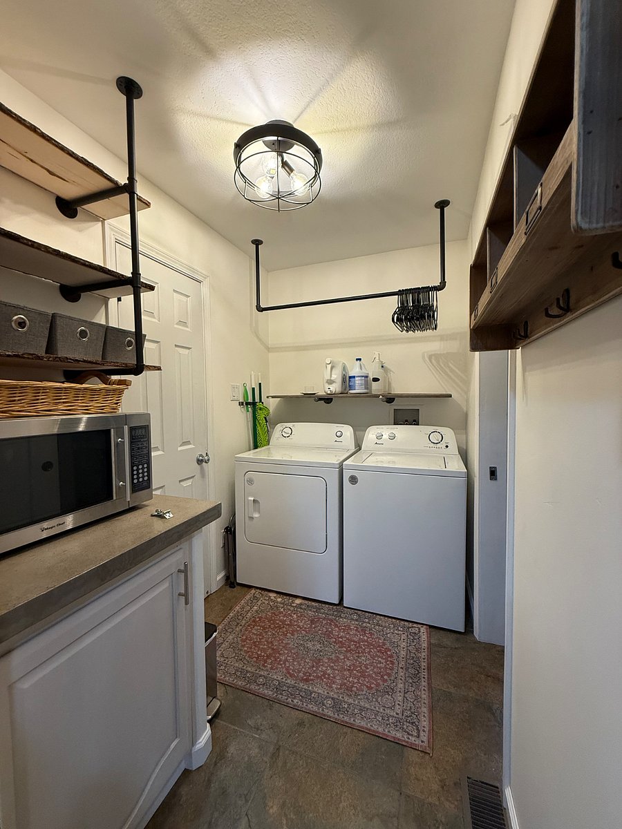 Laundry Room
lots of room to hang dry