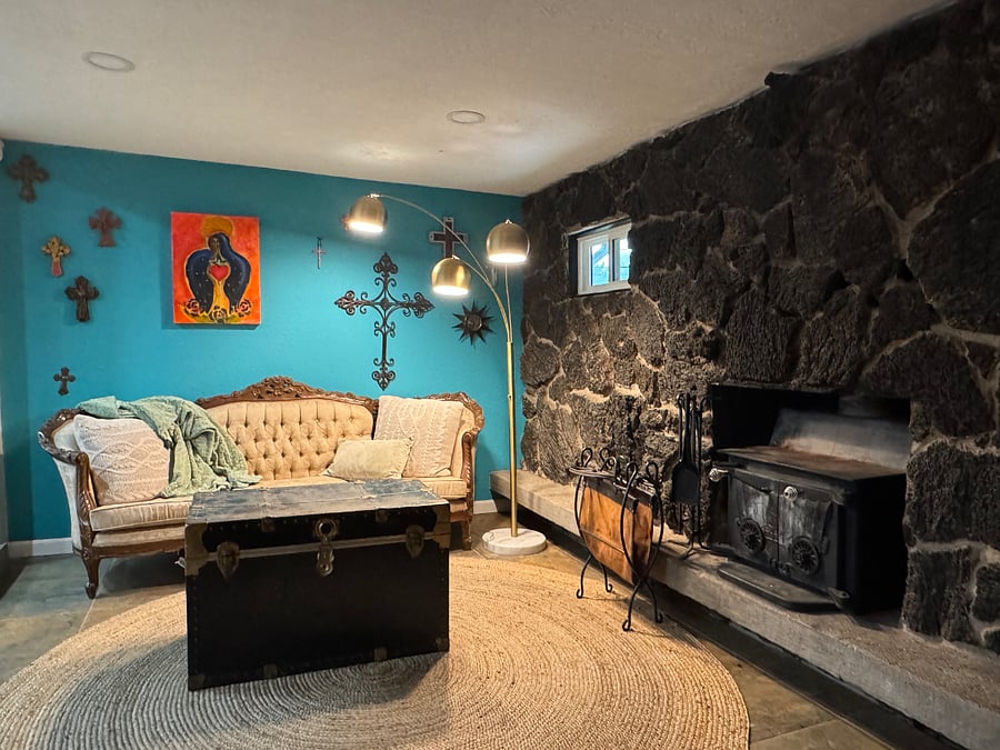 Cozy Den
Fireplace