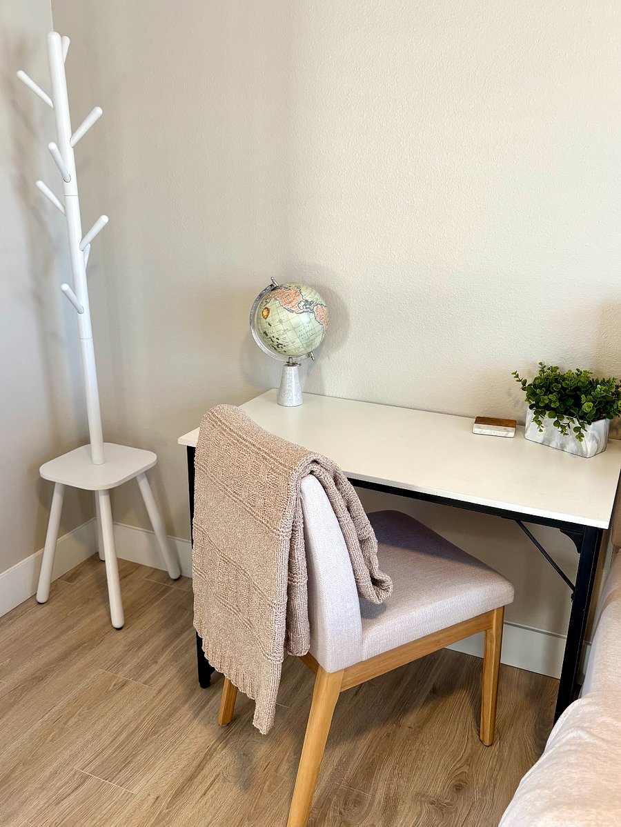 Private Room Desk