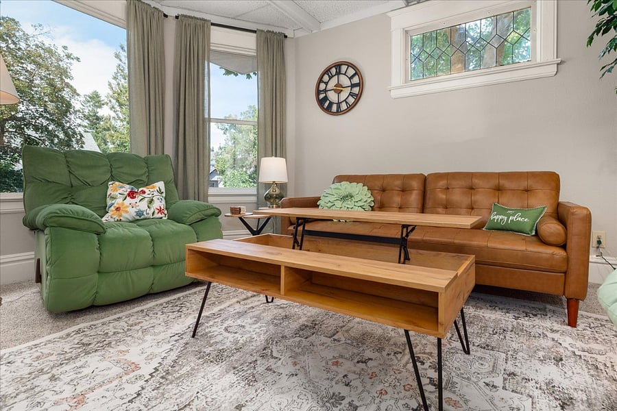 lift-top coffee table/desk