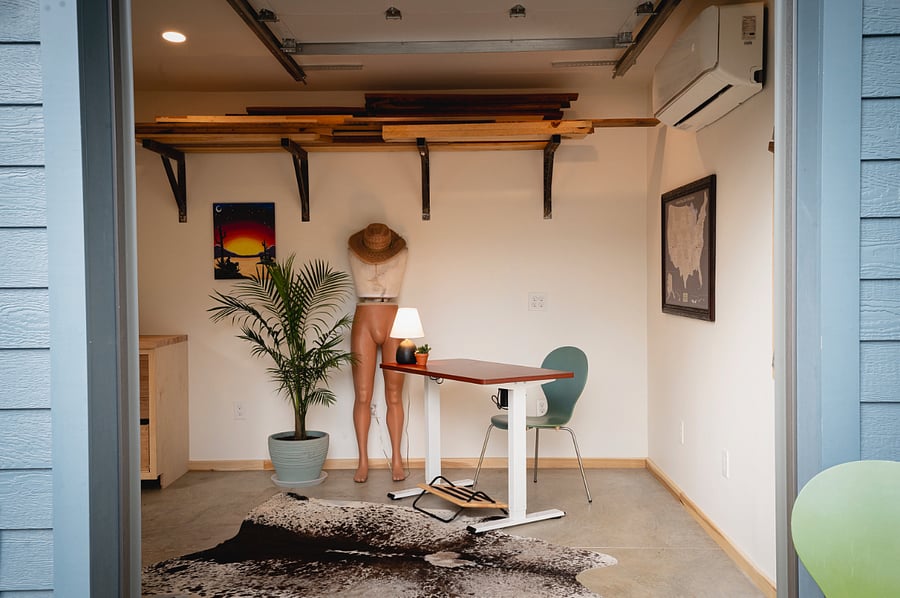 Detached office/flex space