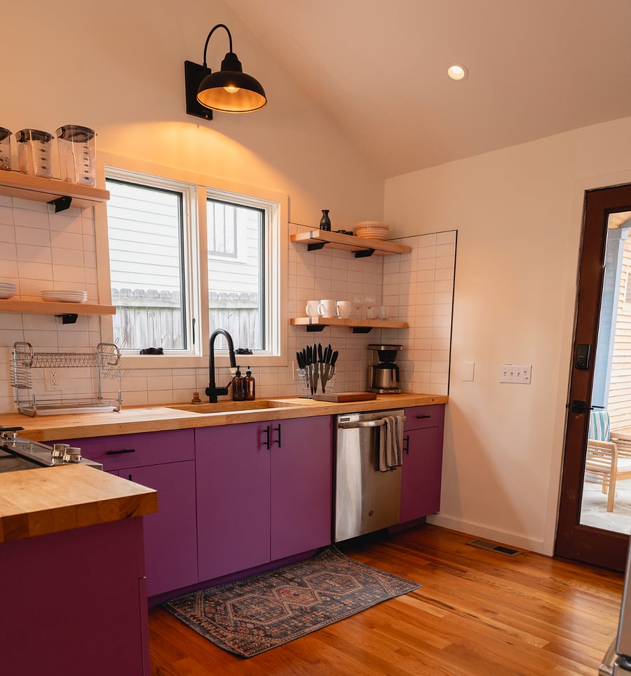 Spacious, fully-equipped kitchen