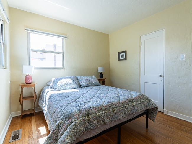 Queen size bed