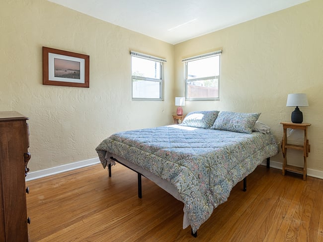 Queen size bed