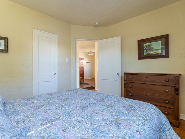 Queen size bed