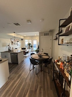 Kitchen/Dining Area