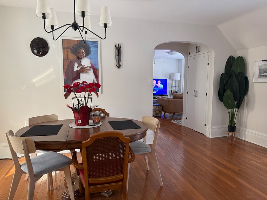 Dining room area off of the kitchen and living room.