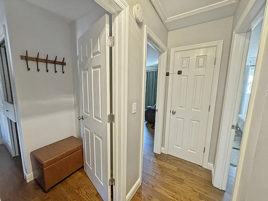 Upstairs hall way connecting to 3 bedrooms. 