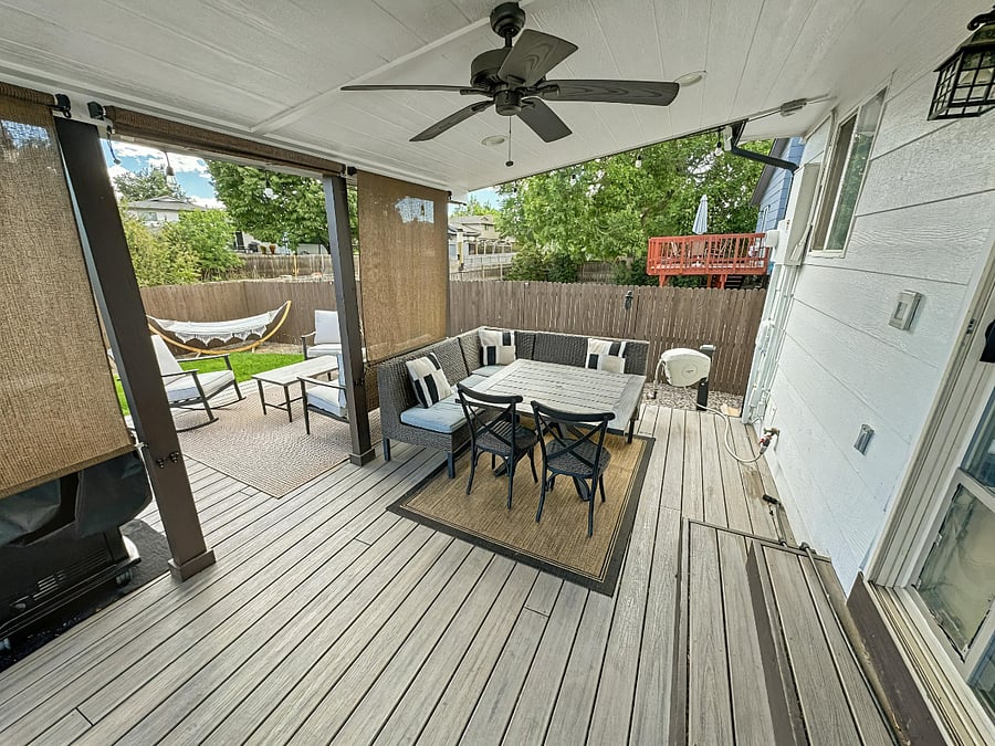 Large outdoor dinette. 