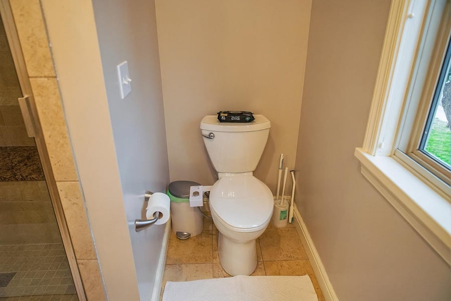 Earth and Ember Room Ensuite Bathroom: Bidet