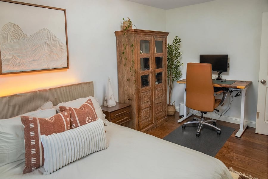 Aspen Grove Room w/ workspace