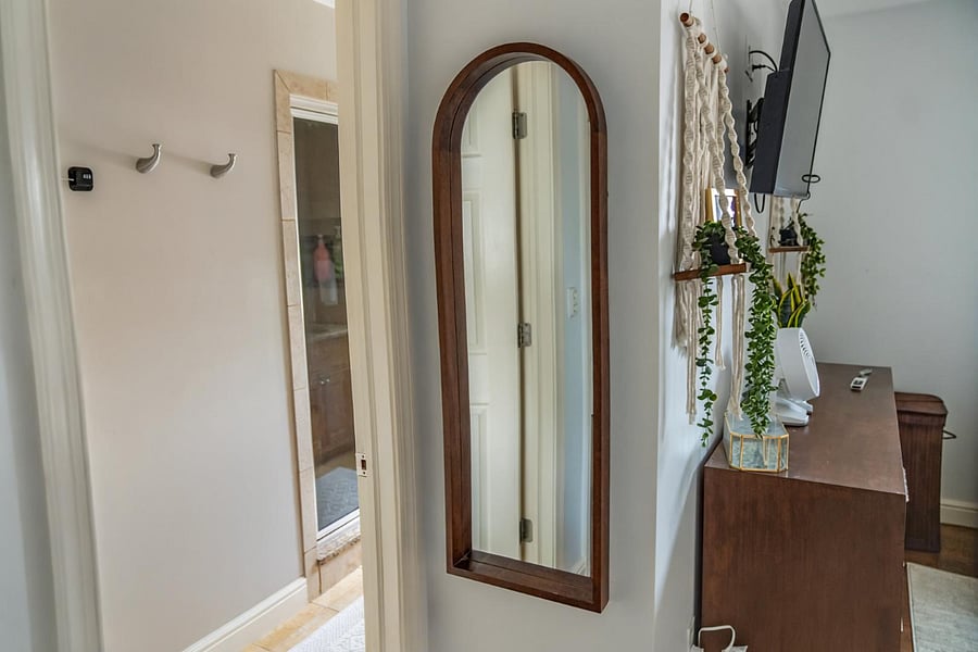 Earth and Ember Room Ensuite bathroom + Mounted TV + Full Length Mirror