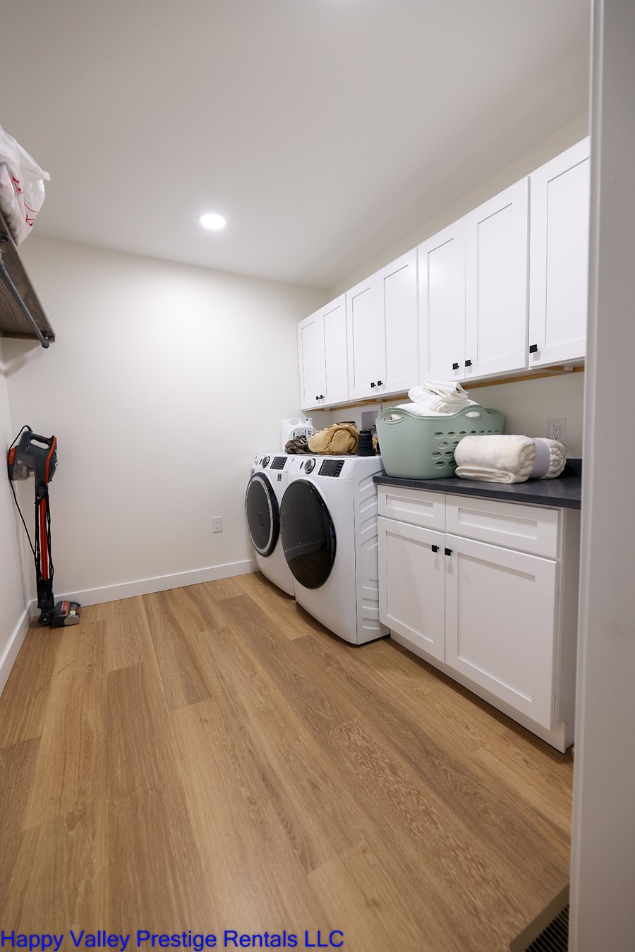Main floor Laundry/mudroom