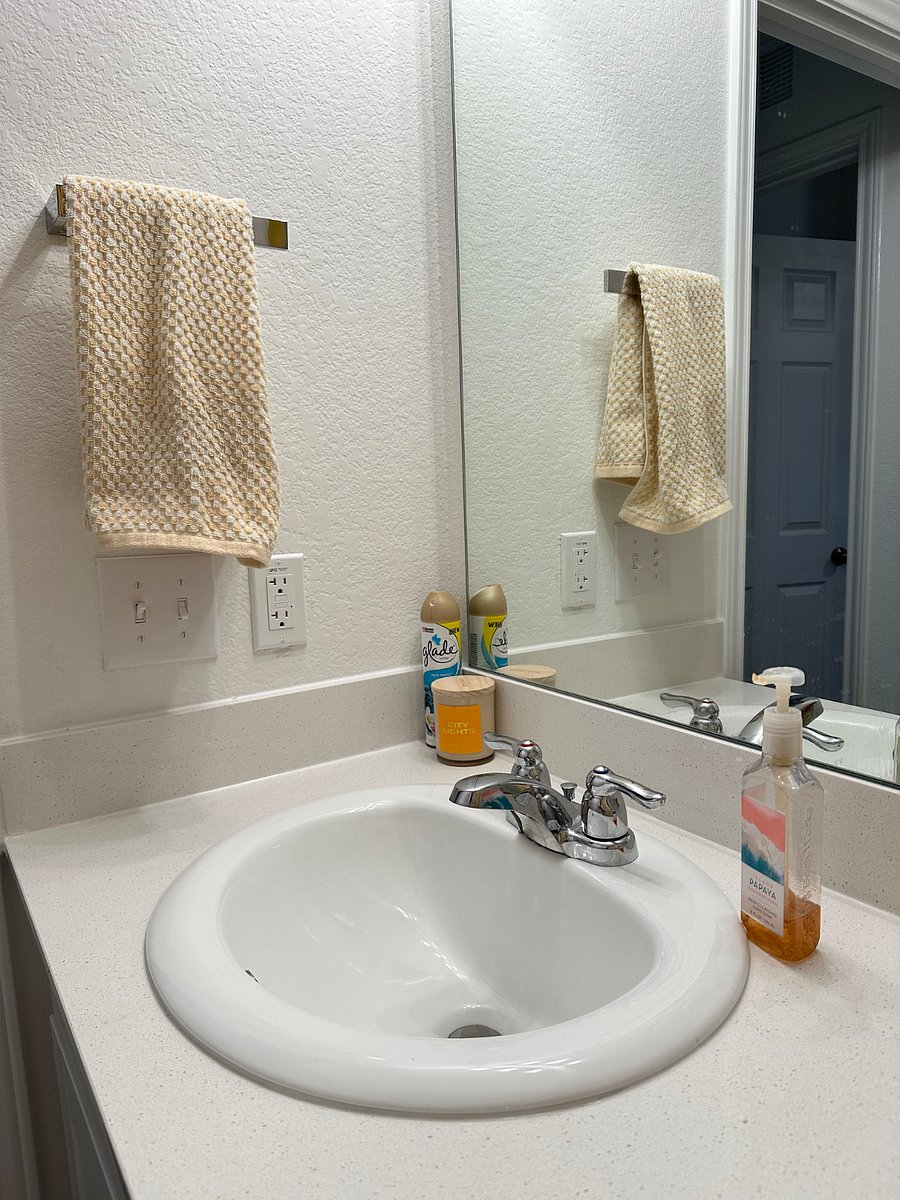 Downstairs bathroom 