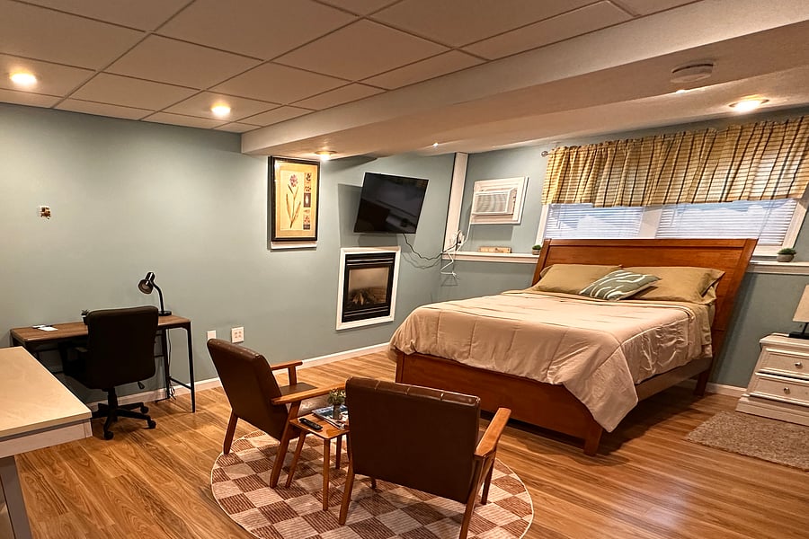 Dimmable light, cozy and quiet open space