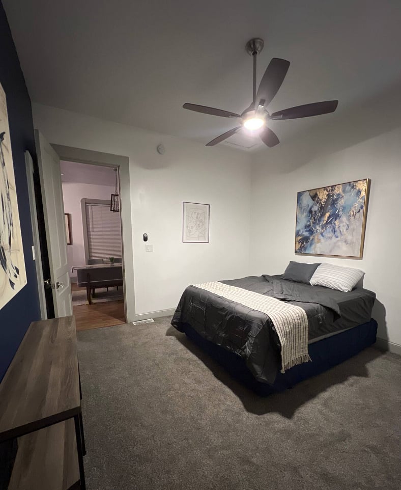 Bedroom 1 - Queen