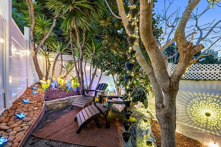 Part of your tranquility spa is your own quaint enchantment garden surrounded by beautiful landscaping, natural Rock, lighted flowers, plants and mood lighting. 

