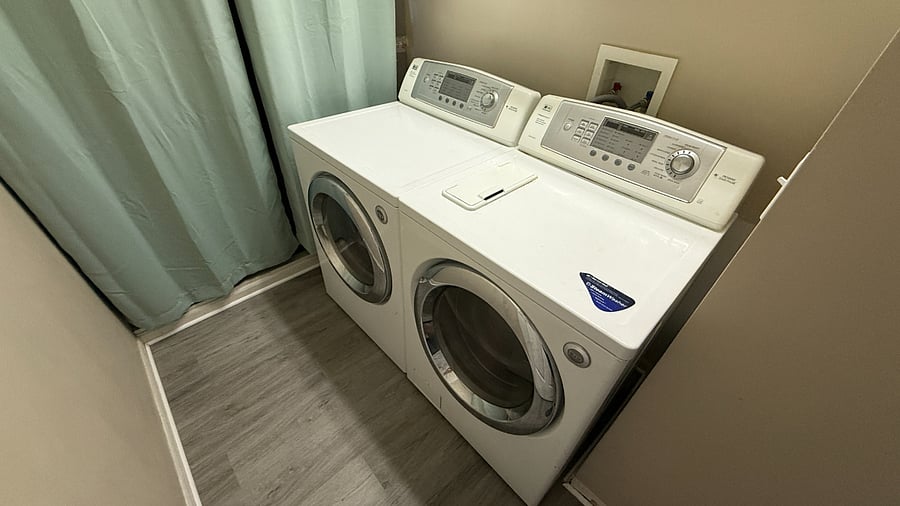 Washer/Dryer.