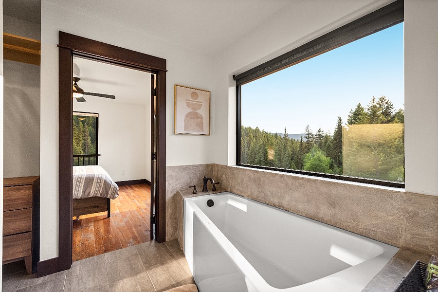 Upper floor Master Bath