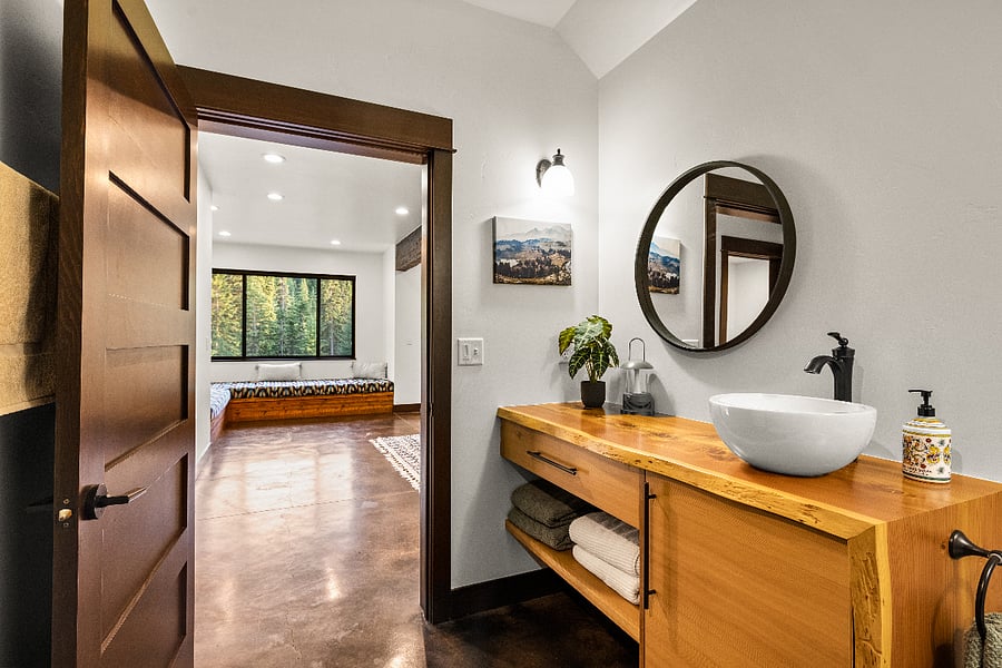 Downstairs , full bath