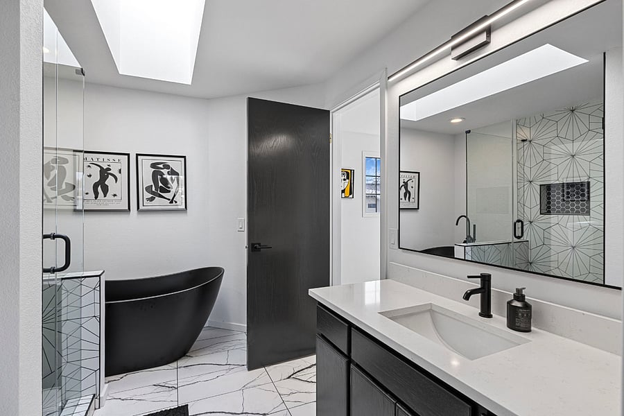 Upstairs bathroom view 3