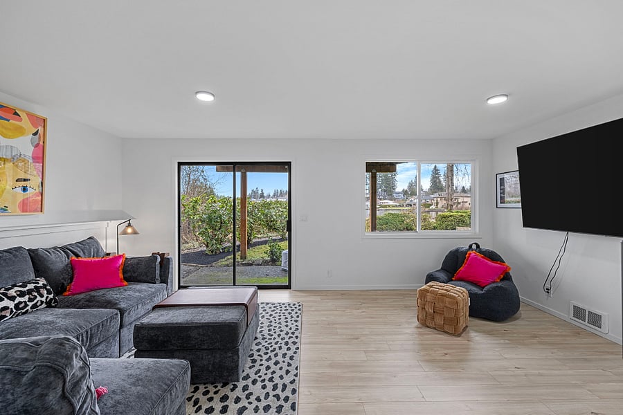 Second bedroom/living area.