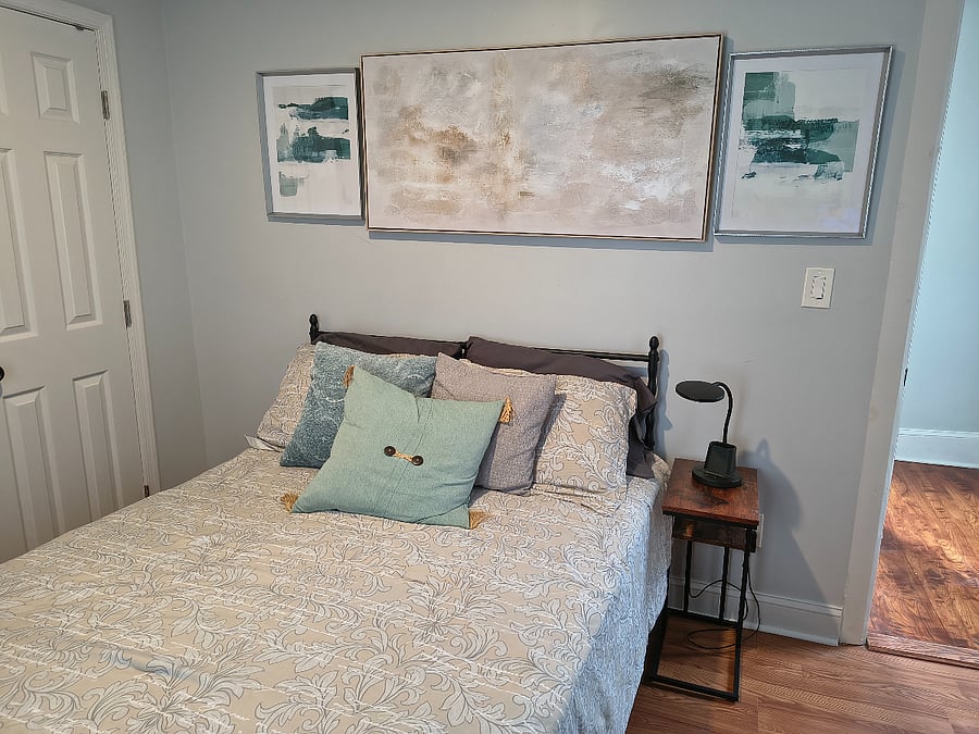Second bedroom.
