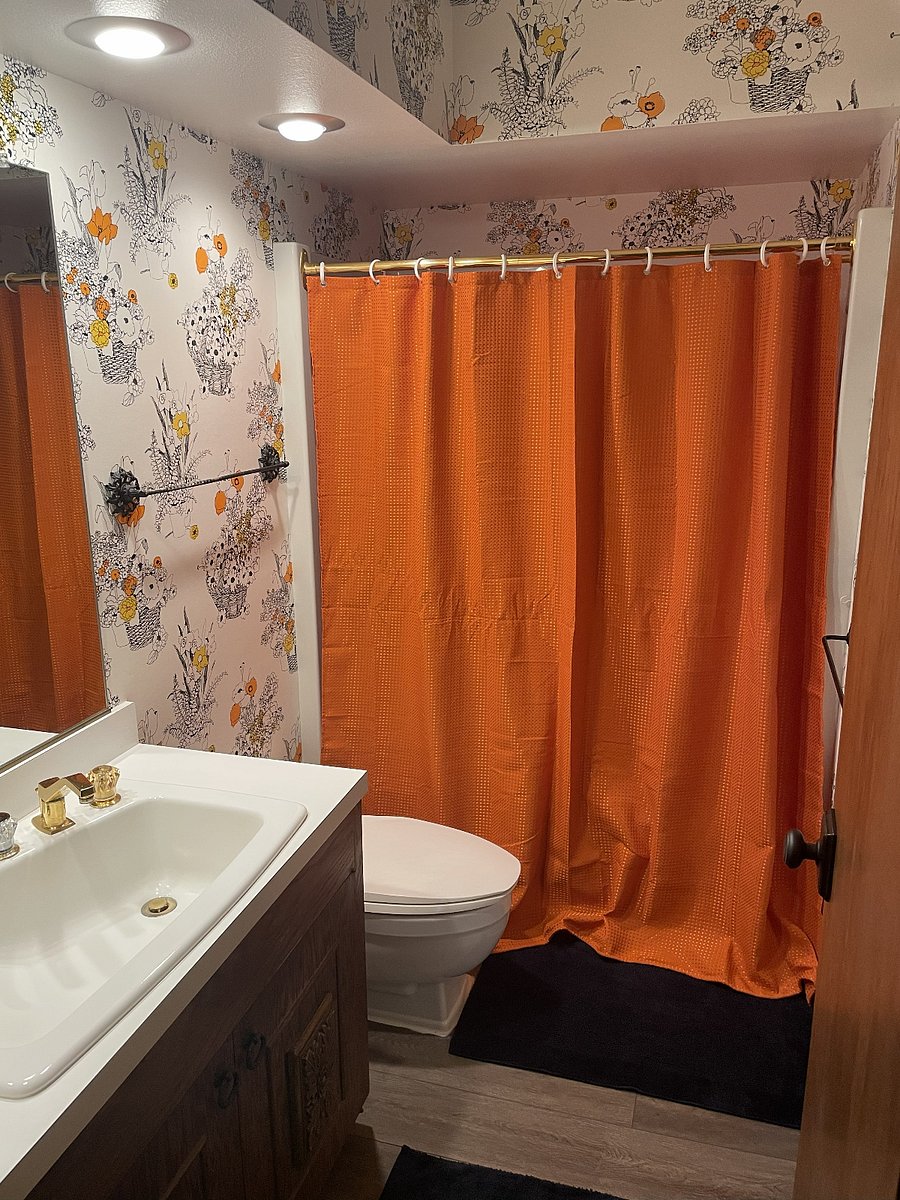 Full Bath tub/shower