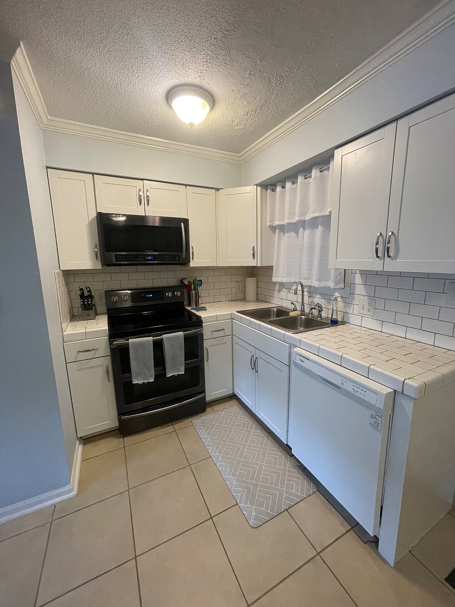 Convection oven, microwave and double sink