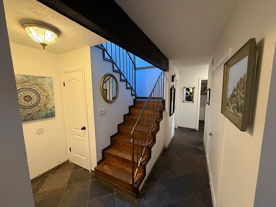 Entryway foray 