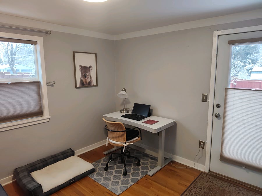 Upstairs office/Bedroom full