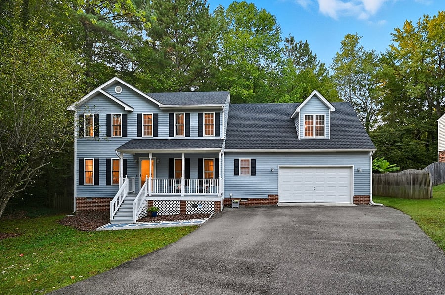 Well-maintained single-family home with garage and driveway. Located in a safe, established neighborhood.
