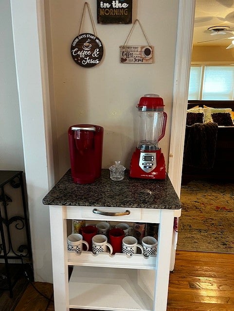 coffee bar, blender