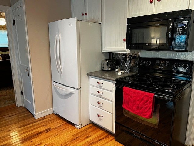 glass top range, microwave and fridge