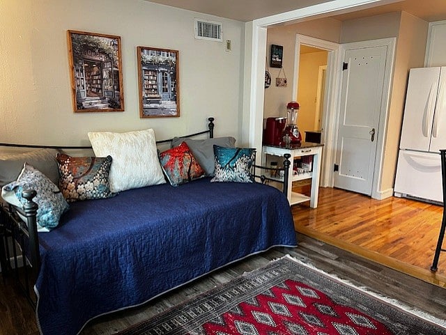 Day bed in den