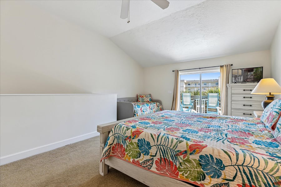 3rd floor bedroom with twin trundle bed