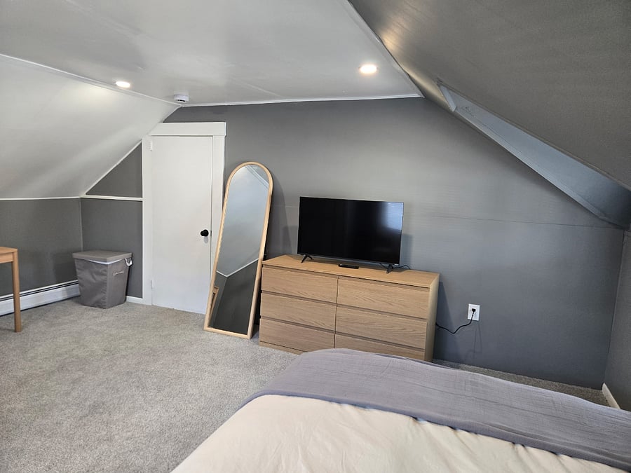 Bedroom "B"