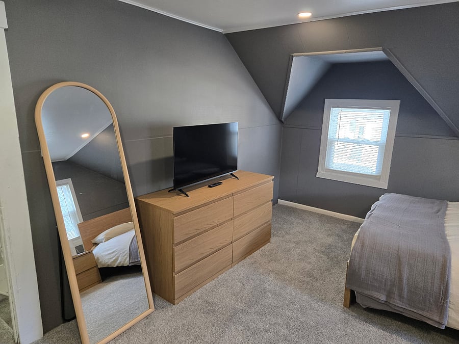 Bedroom "B"