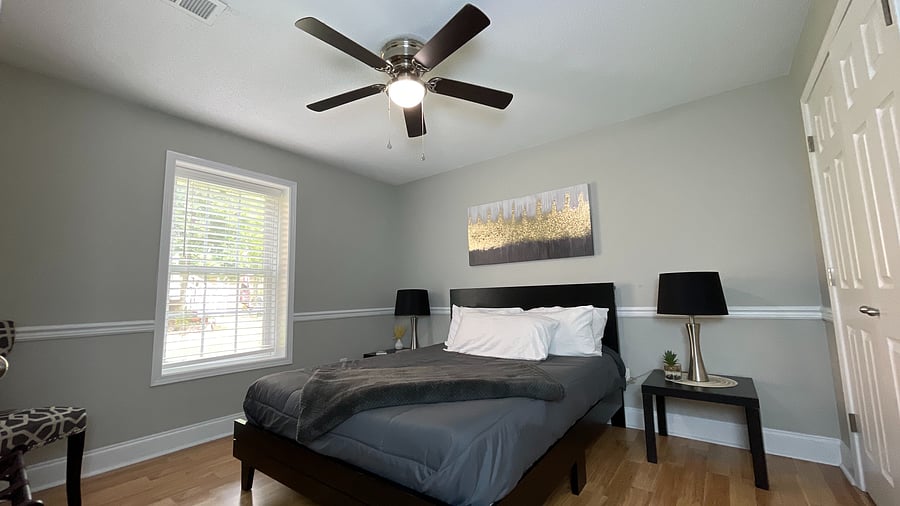 Sleep in style! Our elegant queen-sized bedroom offers a perfect blend of comfort and sophistication!