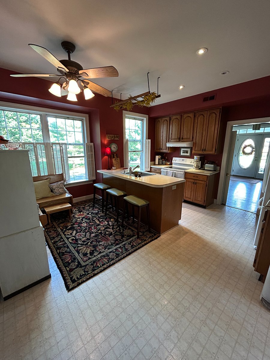 Eat In Area of Kitchen