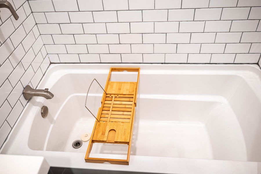Full soaking tub (and shower) in the master bathroom.