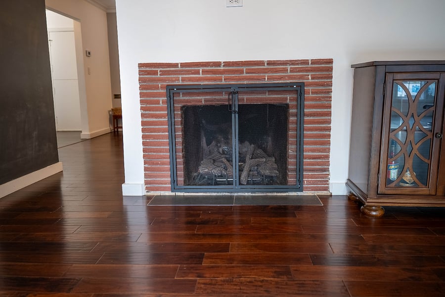 Indoor gas fireplace