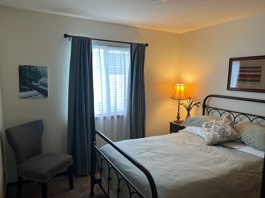 Full-Bedroom