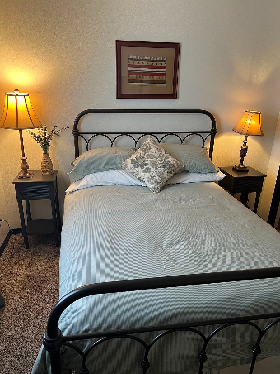 Full-Bedroom