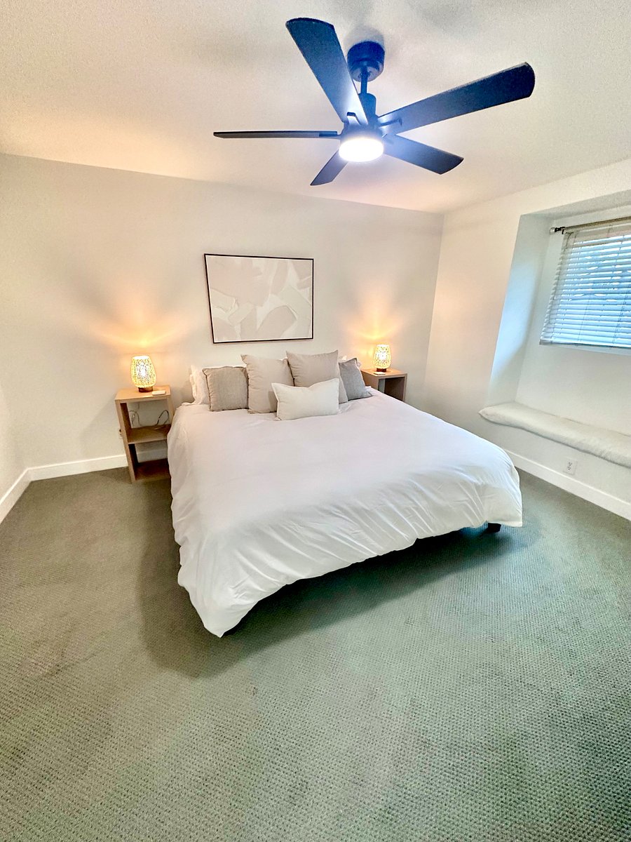Primary Bedroom, King Bed