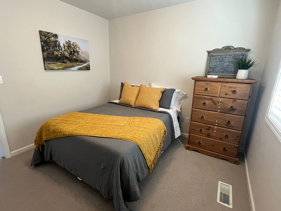 Bedroom- Full Bed