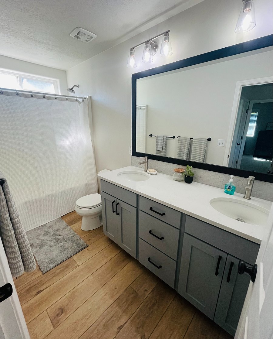 Upstairs Bathroom