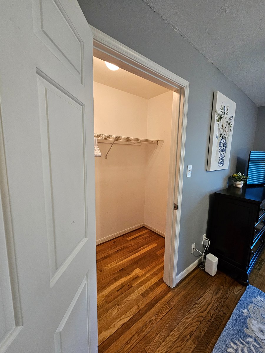 Walk in closet