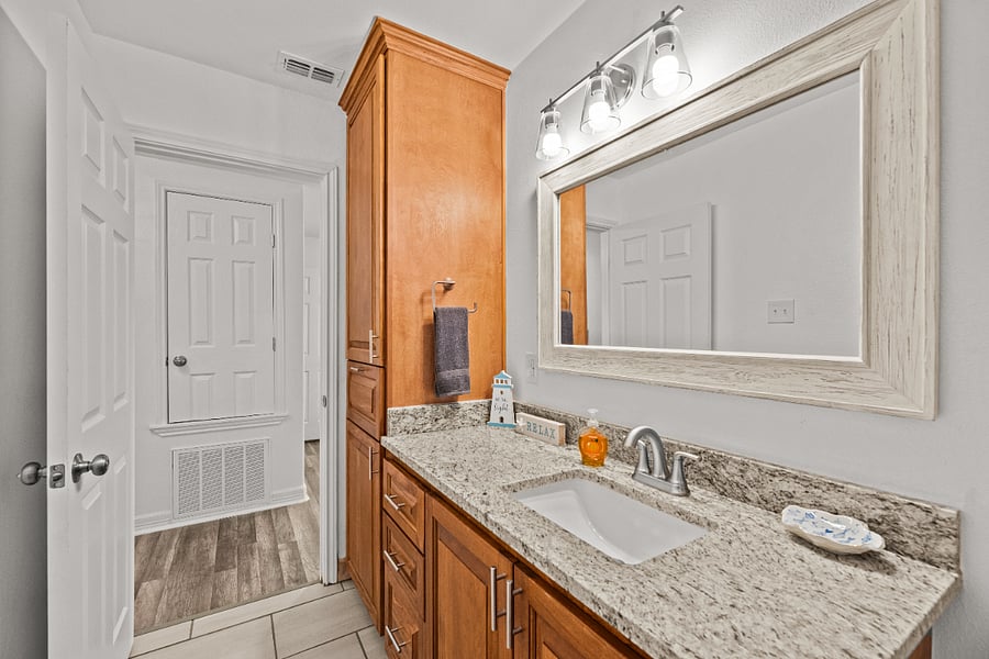 large bathroom, shower-tub and lots of storage